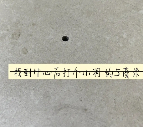 城西瓷砖空鼓维修公司专业解答在瓷砖铺贴过程中，如果砂料搅拌不均匀，将会带来以下问题